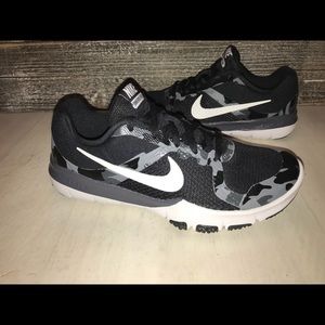 NWT ! NIKE FLEX CONTROL TRAINING SHOES !!!